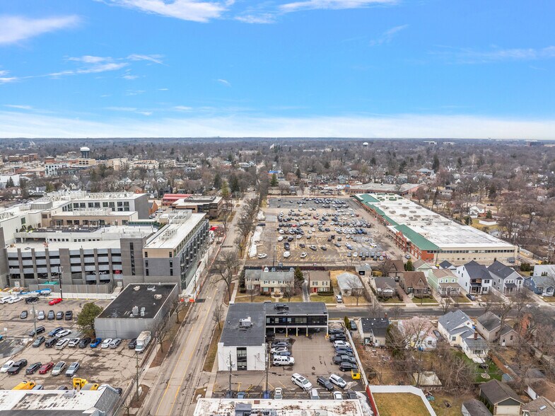 More Photos Of 801 S Adams Rd, Birmingham Office For Sale