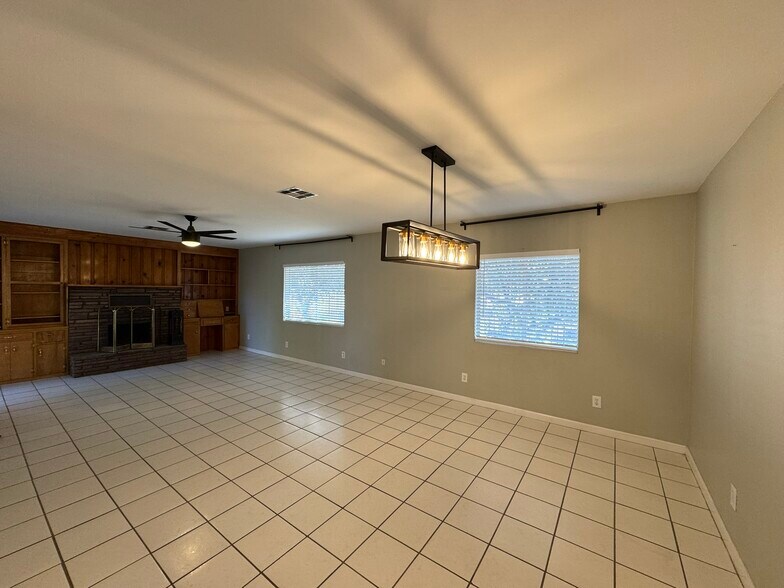 More Photos Of 2423 W Campbell Ave, Phoenix Warehouse For Sale