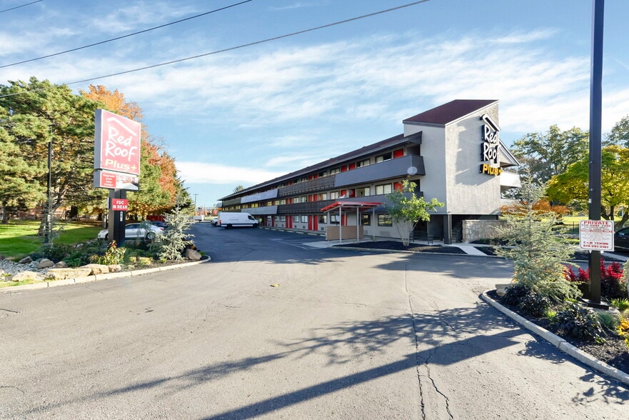 More Photos Of 441 Ackerman Rd, Columbus Hotel For Sale