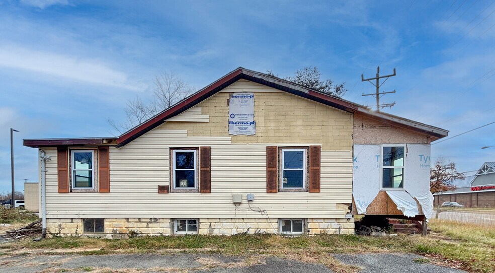 More Photos Of 5812 Marlboro Pike, District Heights Office For Sale
