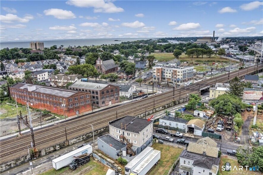 More Photos Of 2 West Ave, Bridgeport Storefront Retail Residential For Lease