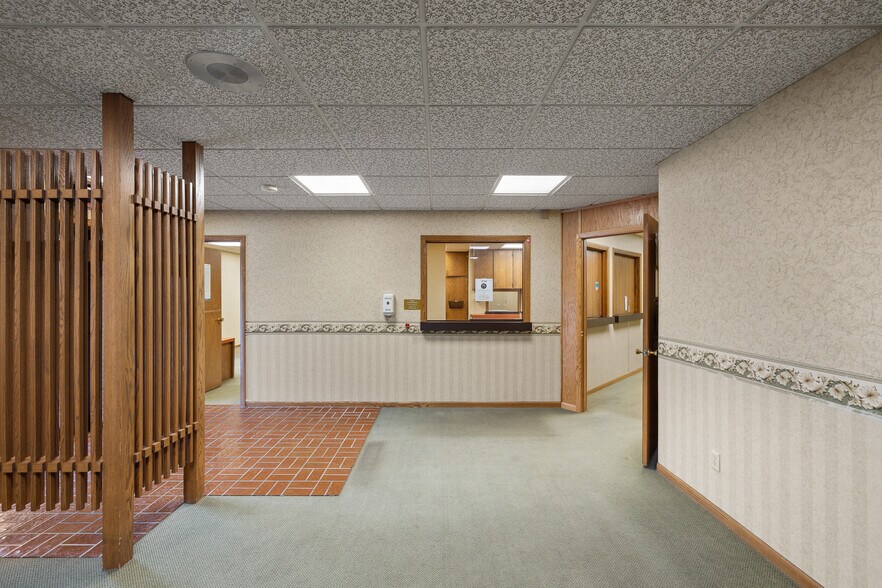 More Photos Of 370 Cline Ave, Mansfield Office Residential For Lease