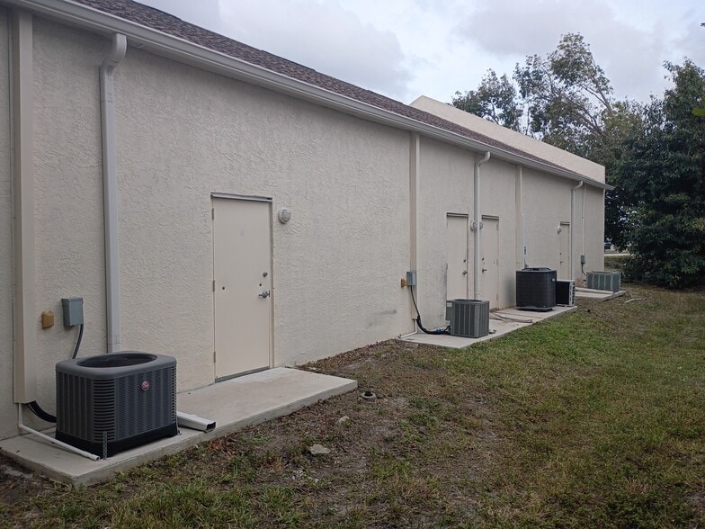 More Photos Of 326 NE 3rd Ave, Cape Coral Industrial For Sale