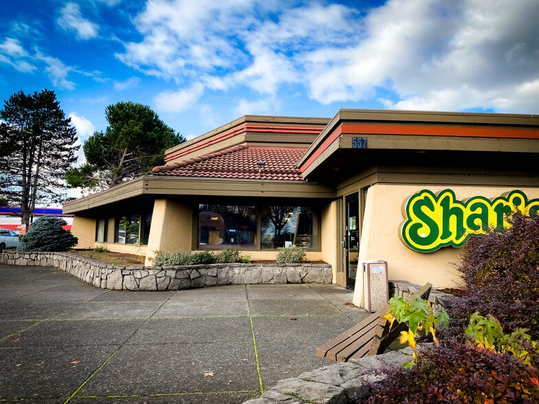 Primary Photo Of 557 NW Phoenix Dr, Troutdale Restaurant For Sale