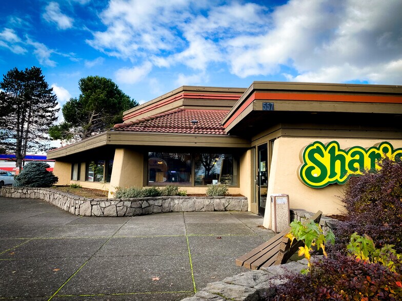 More Photos Of 557 NW Phoenix Dr, Troutdale Restaurant For Lease