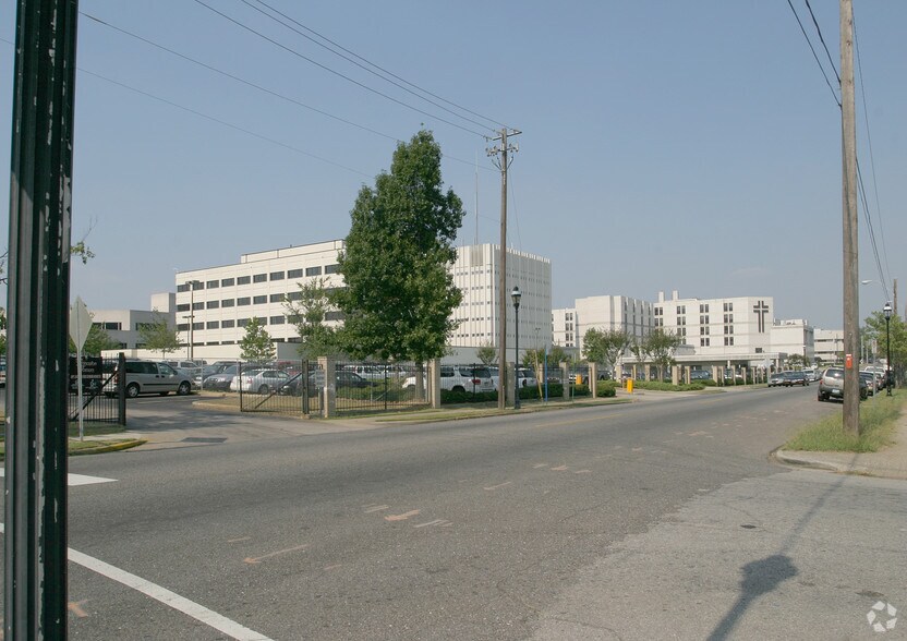 More Photos Of 833 Princeton Ave SW, Birmingham Hospital For Lease