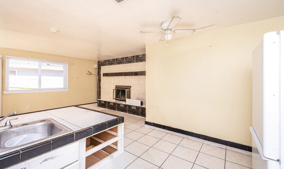 More Photos Of 100 Nedra Ct, Sacramento Multifamily For Sale