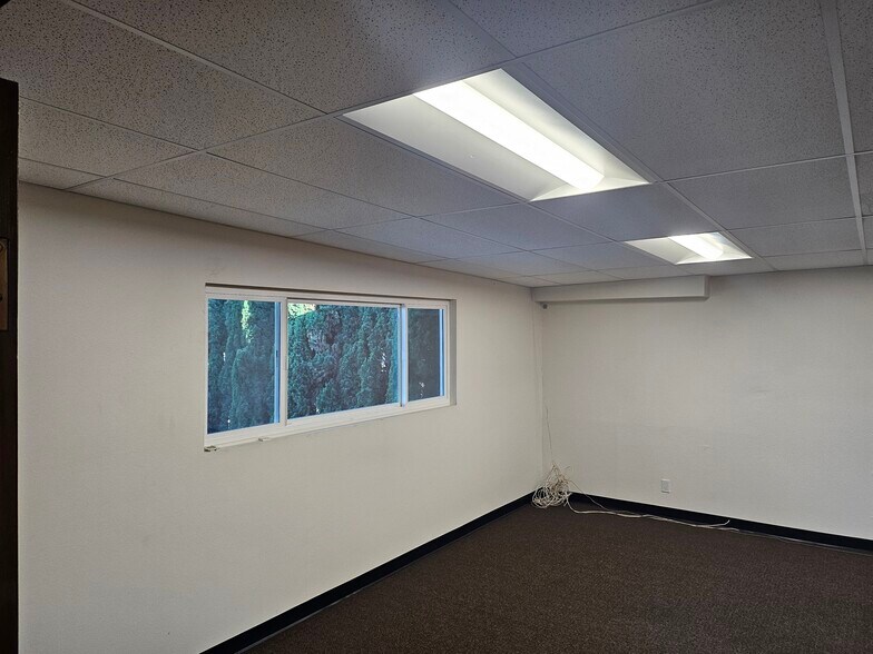 More Photos Of 15317 Paramount Blvd, Paramount Office For Lease