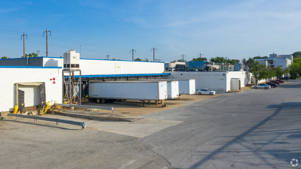 More Photos Of 3701 Southwestern Blvd, Baltimore Distribution For Lease