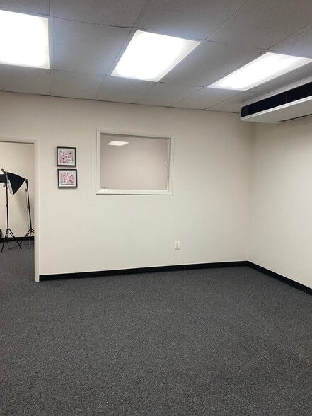 More Photos Of 2141 Industrial Pky, Silver Spring Showroom For Lease