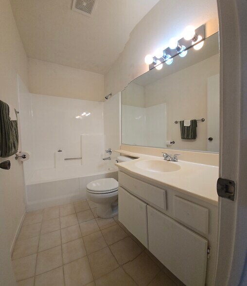 More Photos Of 42995 Park Pl, Palm Desert Apartments For Sale