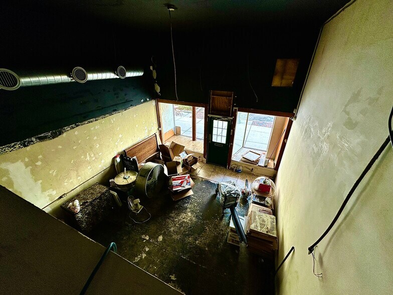 More Photos Of 124 N Main St, Lima Specialty For Sale