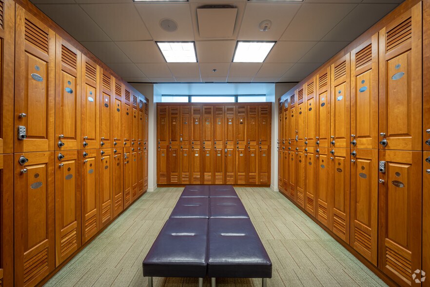 More Photos Of 1000 Louisiana St, Houston Office For Lease