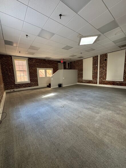 More Photos Of 117-121 N State St, Jackson Loft Creative Space For Lease