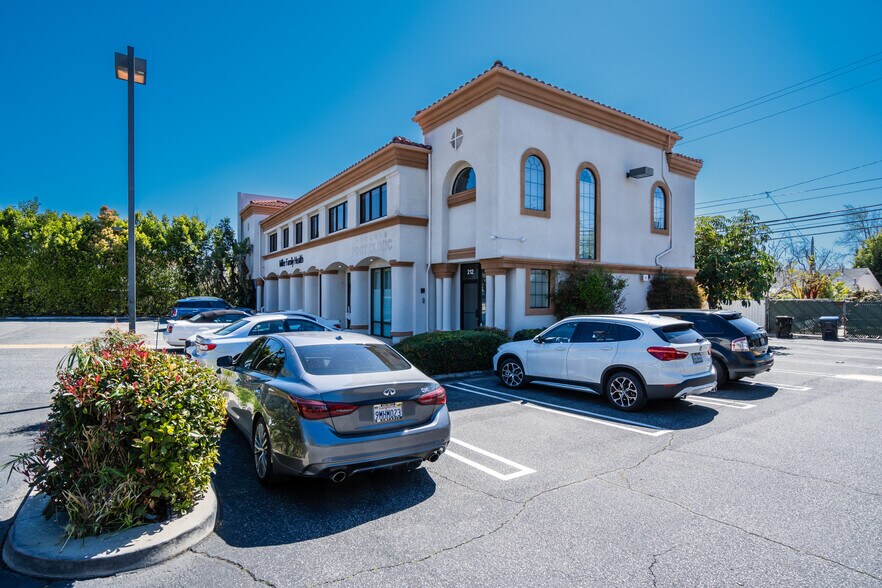 More Photos Of 200-222 E Foothill Blvd, Arcadia Storefront Retail Office For Sale