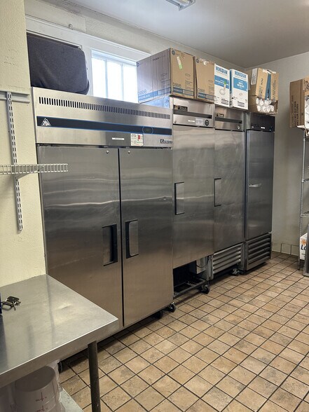 More Photos Of 2320 Belshaw St, Mojave Restaurant For Sale