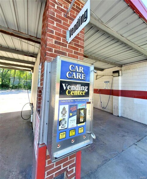 More Photos Of 520 Range Ln, Cahokia Carwash For Sale