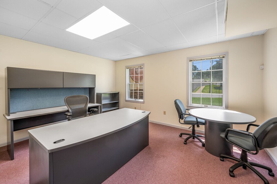 More Photos Of 3519 E Main St, Morgantown Office Residential For Lease