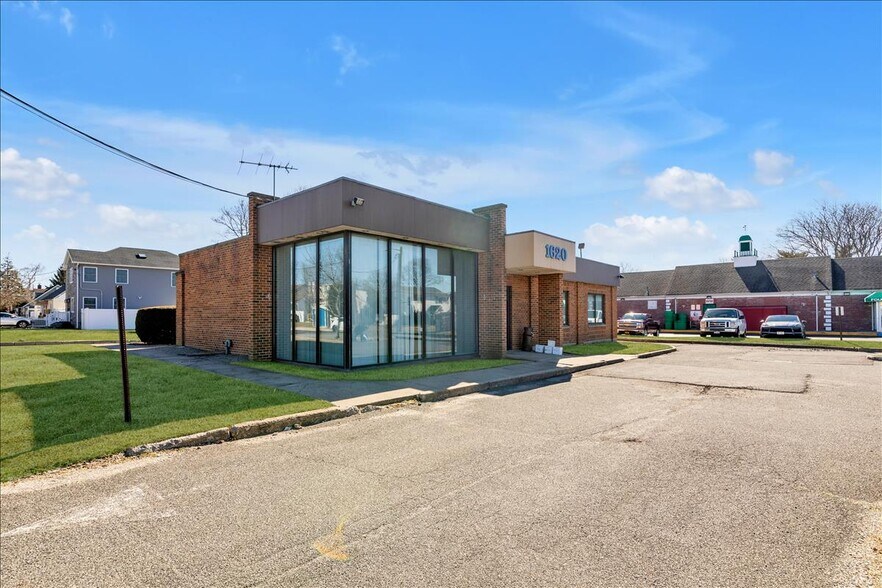 More Photos Of 1620 Front St, East Meadow Medical For Lease