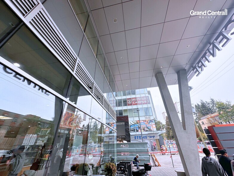 More Photos Of 9686 137 St, Surrey Office For Lease