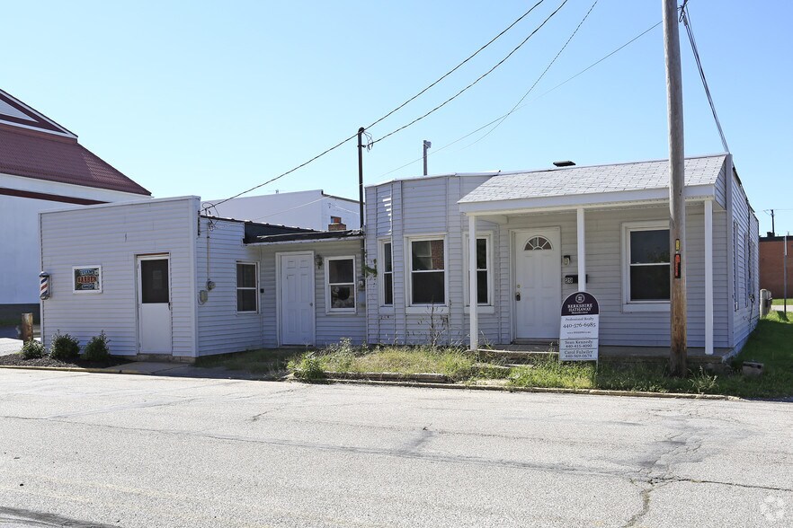 More Photos Of 29 Wall St, Jefferson Storefront For Sale