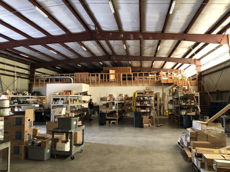 611 Schoolhouse Rd, Lakeland, Fl 33813 - Manufacturing For Sale 