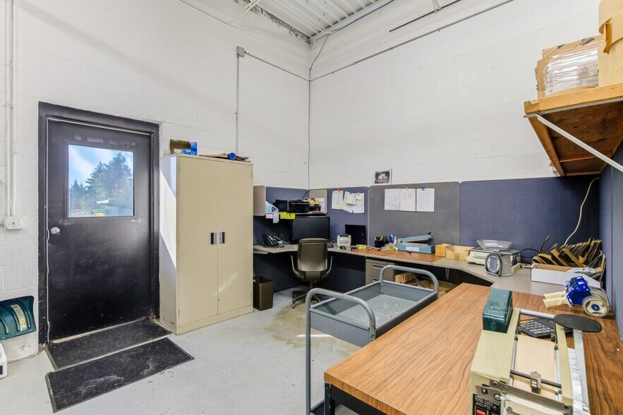 More Photos Of 3825 Lake Elmo Ave N, Lake Elmo Research And Development For Lease