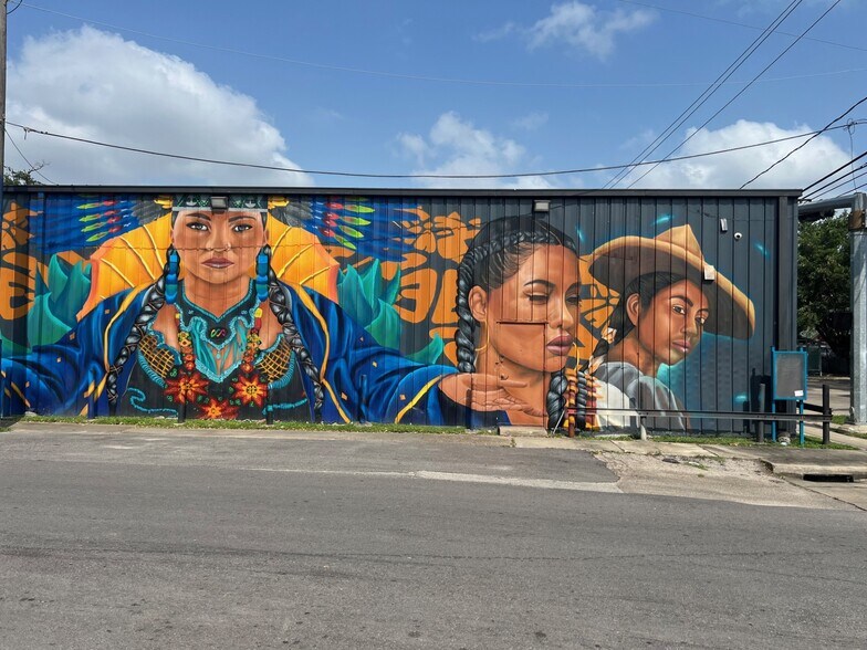 More Photos Of 5101 Canal St, Houston Flex For Lease