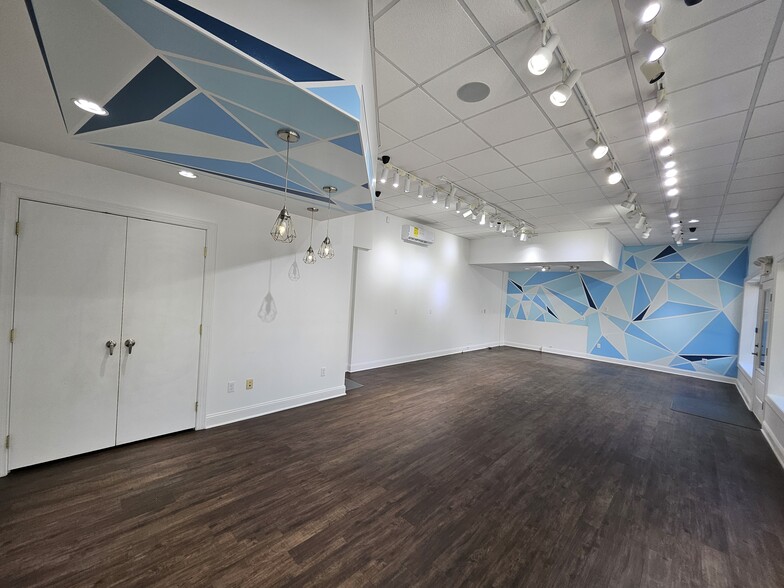 More Photos Of 1902 W Allen St, Allentown Storefront For Lease