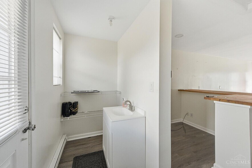 More Photos Of 536 Old State Route 74, Cincinnati Storefront Retail Residential For Sale