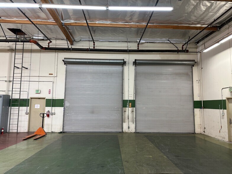 More Photos Of 310 Irving Dr, Oxnard Warehouse For Sale