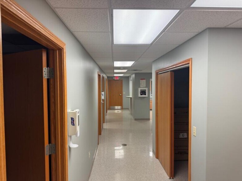 More Photos Of 700 S Dewey St, Greenville Healthcare For Lease