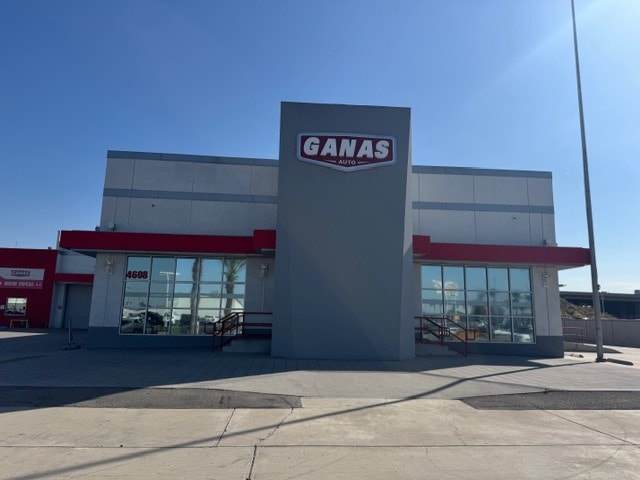 Primary Photo Of 4608 Rudnick Ct, Bakersfield Auto Dealership For Lease