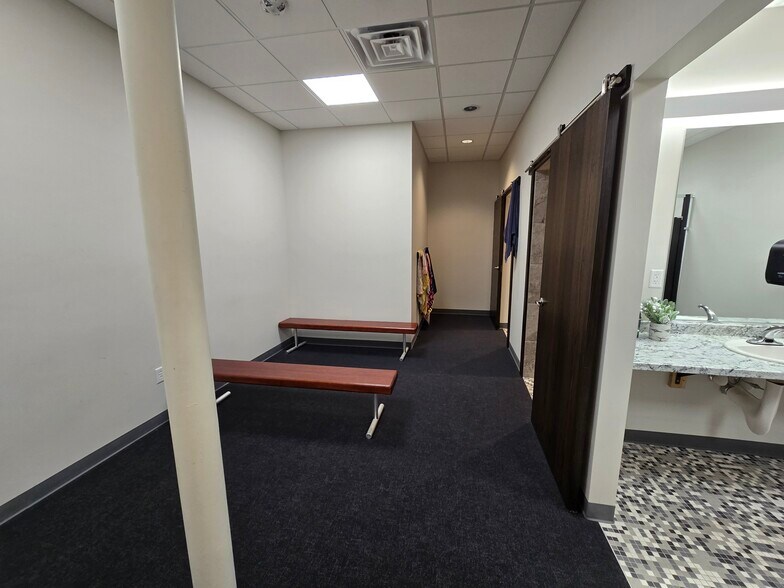 More Photos Of 228 Washington Ave, Bay City Freestanding For Sale