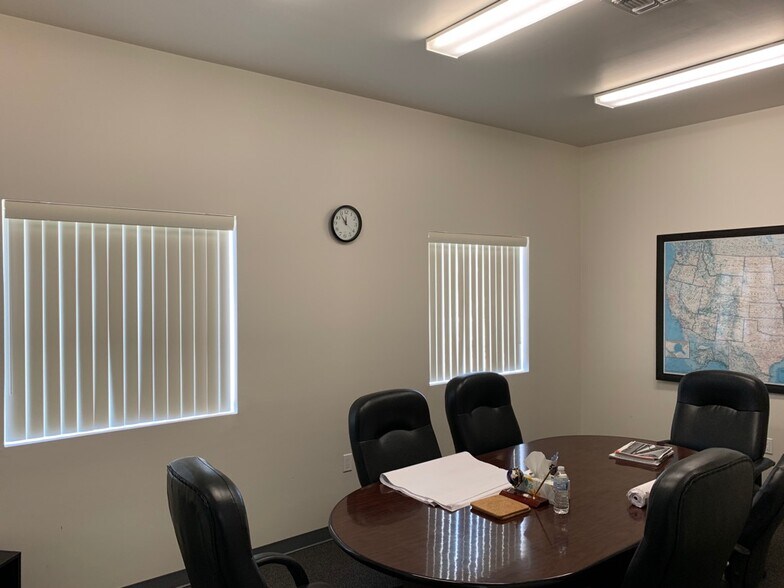 More Photos Of 176 Enterprise Pkwy, Boerne Unknown For Lease