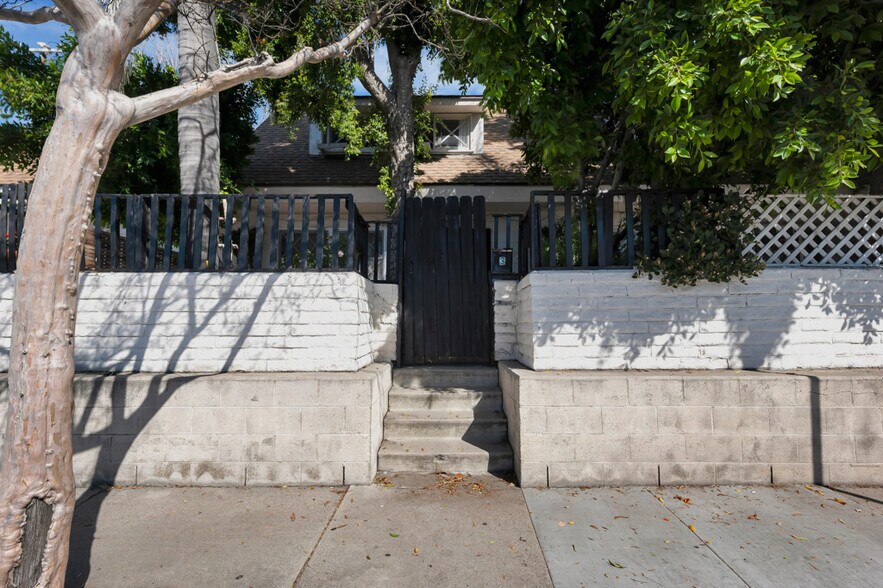 More Photos Of 11667 Burbank Blvd, North Hollywood Apartments For Sale