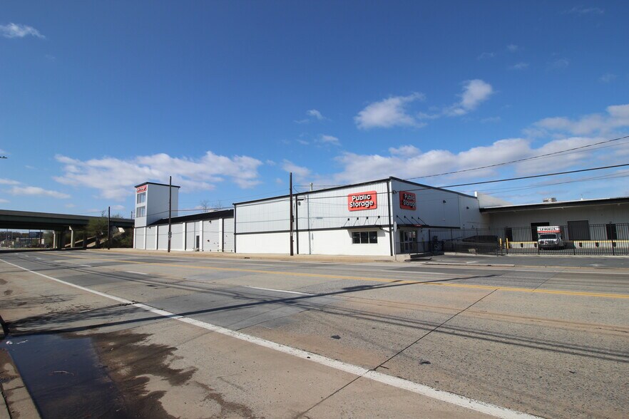More Photos Of 4093 New Castle Ave, New Castle Self Storage For Sale