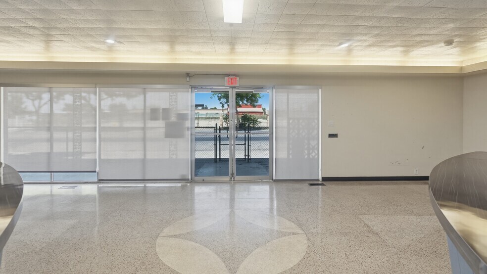 More Photos Of 324 S Gateway Dr, Madera Medical For Sale