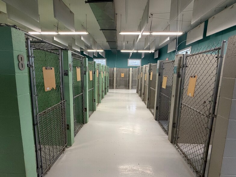 More Photos Of 911 W 1st St, Mcpherson Industrial For Sale