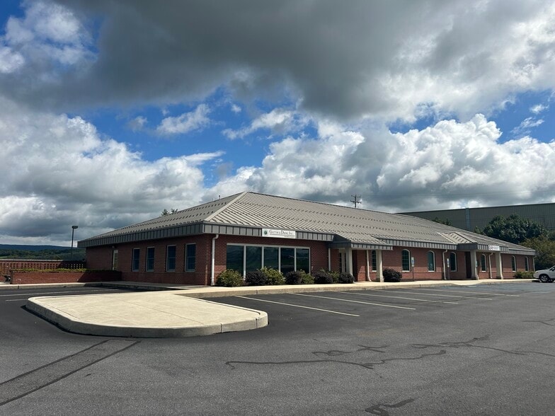 More Photos Of 5 Corporate Dr, Bedford Office For Lease