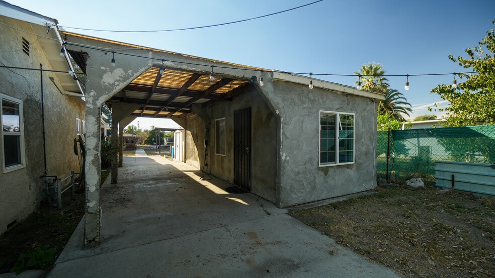 More Photos Of 2314 S Artesia St, San Bernardino Industrial For Sale