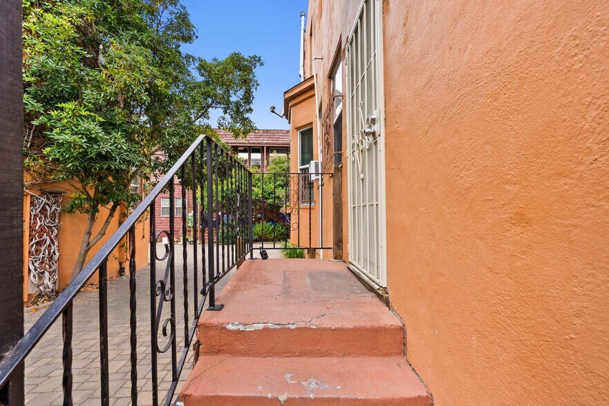 More Photos Of 2930-2932 Adeline St, Berkeley Apartments For Sale