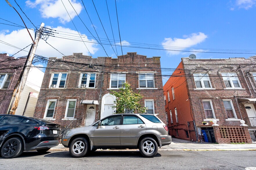 More Photos Of 18 Brighton 4th Ter, Brooklyn Apartments For Sale