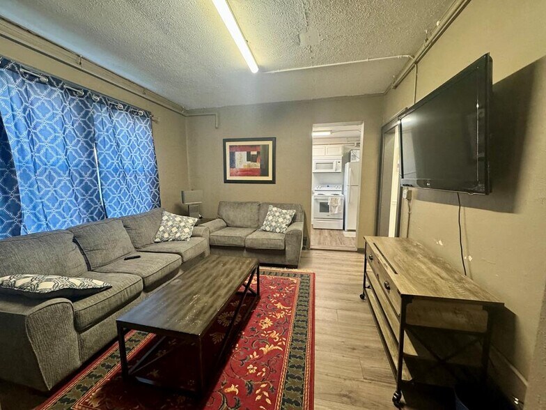 More Photos Of 715 N Kanawha St, Beckley Freestanding For Lease