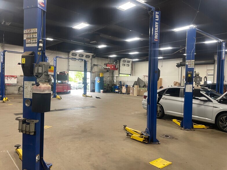 More Photos Of 600 Merrill Rd, Pittsfield Auto Dealership For Sale