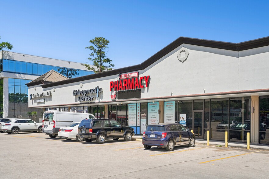 More Photos Of 13630 Veterans Memorial Dr, Houston Storefront Retail Office For Lease