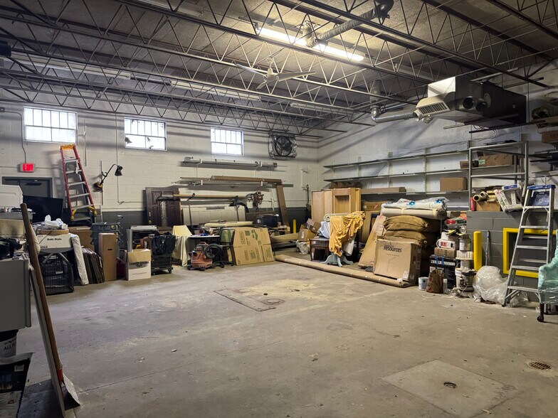 More Photos Of 1061 Main St, Peekskill Warehouse For Lease
