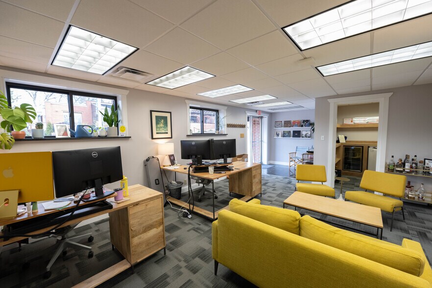 More Photos Of 69 N Gore Ave, Webster Groves Manufacturing For Sale