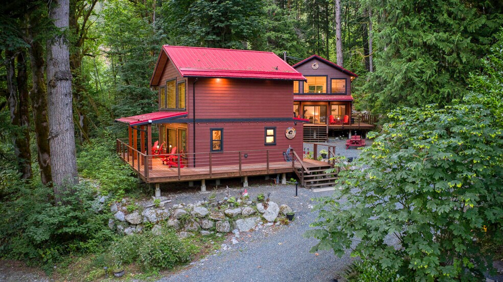 More Photos Of 13168 Powell Lake, Powell River Hotel For Sale