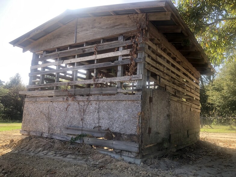 More Photos Of 683 Green St, Shorter Land For Sale